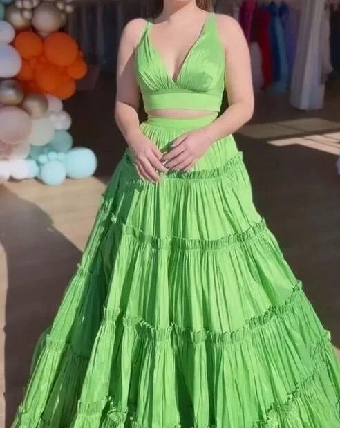 Two Piece Prom Dresses V Neck Light Green